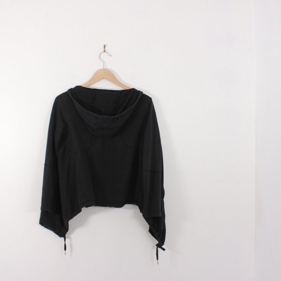 *Pistache Black Cape Sweater - Picture 6 of 11